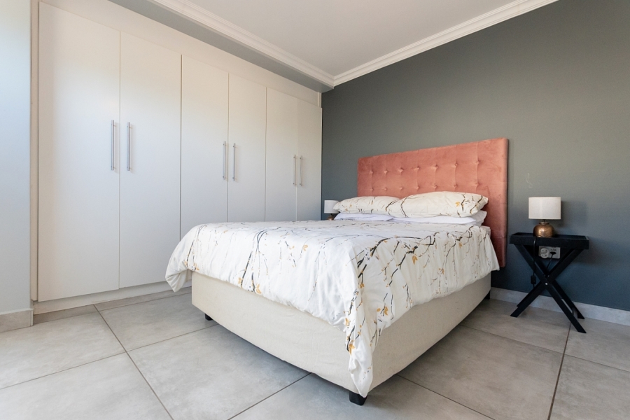 To Let 3 Bedroom Property for Rent in Calypso Beach Western Cape